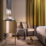 Hotel -- Park -- Part Of Urban Chic Luxury Design - Parking & Compliments - Next To Shopping & Dining Mall