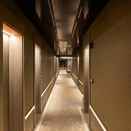 -- Park -- Part Of Urban Chic Luxury Design - Parking & Compliments - Next To Shopping & Dining Mall Otel Filibe