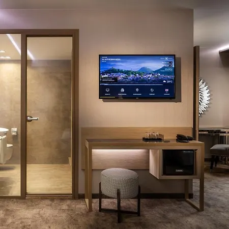 Park Hotel: Urban Chic Luxury With Parking Near Shopping Mall 4* Plovdiv