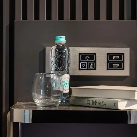 Hotel Park Hotel: Urban Chic Luxury With Parking Near Shopping Mall 4*