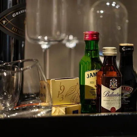 Park Hotel: Urban Chic Luxury With Parking Near Shopping Mall Hotel 4*