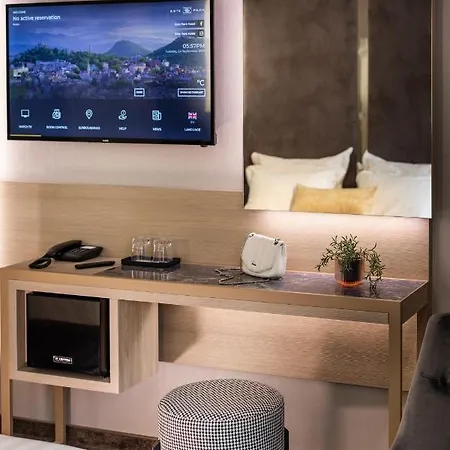 Hotel Park Hotel: Urban Chic Luxury With Parking Near Shopping Mall