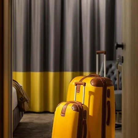 Park Hotel: Urban Chic Luxury With Parking Near Shopping Mall Hotel