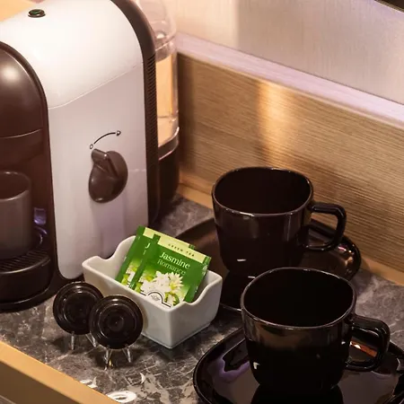 Park Hotel: Urban Chic Luxury With Parking Near Shopping Mall Hotel 4*