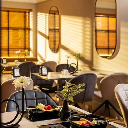 Hotel Park Hotel: Urban Chic Luxury With Parking Near Shopping Mall Plovdiv