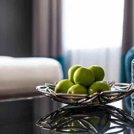 Park Hotel: Urban Chic Luxury With Parking Near Shopping Mall 4*