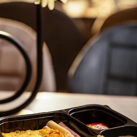 Hotel Park Hotel: Urban Chic Luxury With Parking Near Shopping Mall