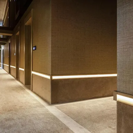 -- Park -- Part Of Urban Chic Luxury Design - Parking & Compliments - Next To Shopping & Dining Mall Hotel Plowdiw