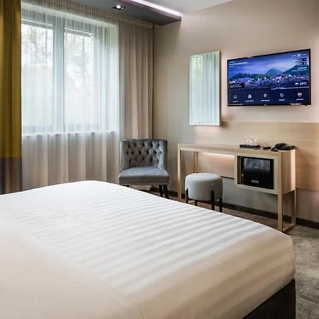 Otel -- Park -- Part Of Urban Chic Luxury Design - Parking & Compliments - Next To Shopping & Dining Mall