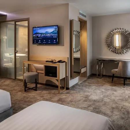 Otel -- Park -- Part Of Urban Chic Luxury Design - Parking & Compliments - Next To Shopping & Dining Mall 4*