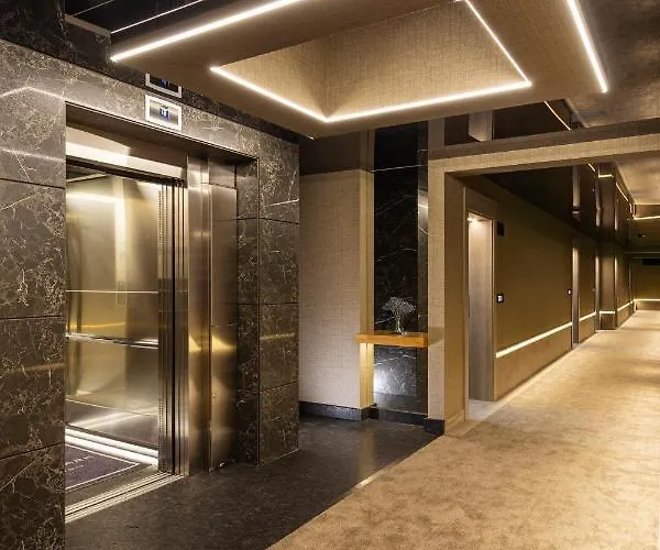 Hotel -- Park -- Part Of Urban Chic Luxury Design - Parking & Compliments - Next To Shopping & Dining Mall 4*