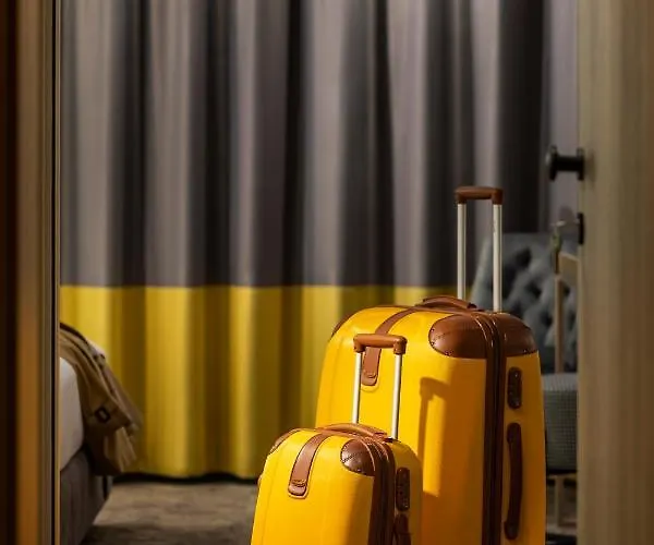 -- Park -- Part Of Urban Chic Luxury Design - Parking & Compliments - Next To Shopping & Dining Mall Hotel