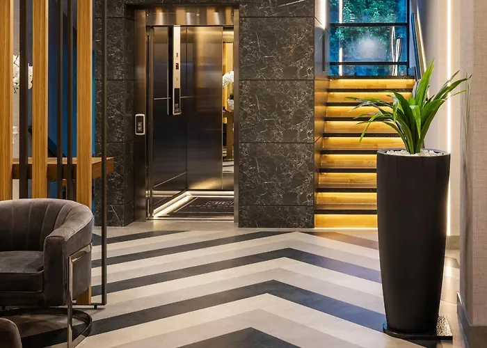 -- Park -- Part Of Urban Chic Luxury Design - Parking & Compliments - Next To Shopping & Dining Mall Hotel Plovdiv