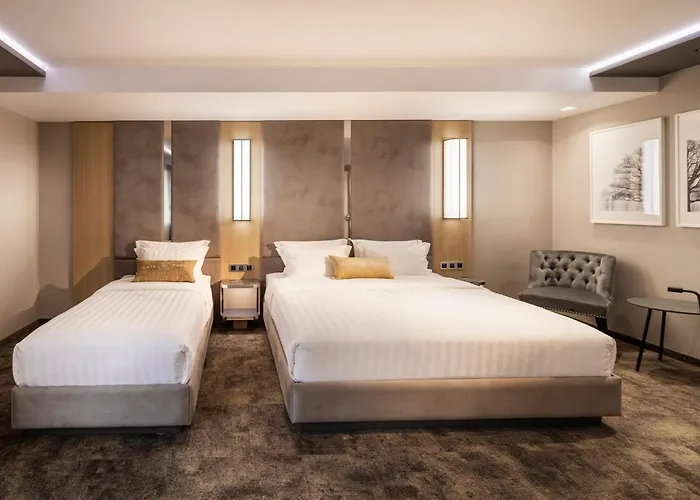 -- Park -- Part Of Urban Chic Luxury Design - Parking & Compliments - Next To Shopping & Dining Mall 4* Plovdiv