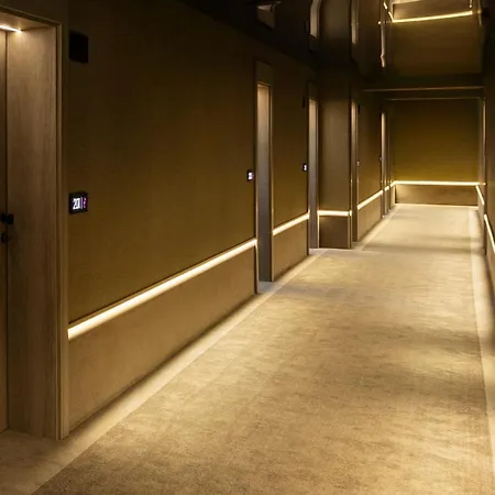 -- Park -- Part Of Urban Chic Luxury Design - Parking & Compliments - Next To Shopping & Dining Mall Hotel Plovdiv