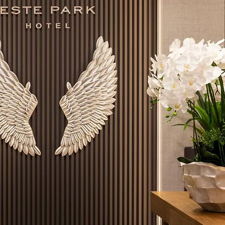 Park Hotel: Urban Chic Luxury With Parking Near Shopping Mall Hotel 4*