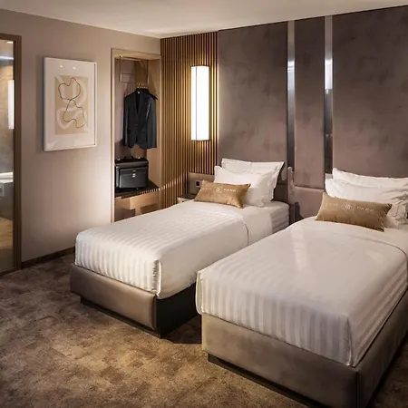 -- Park -- Part Of Urban Chic Luxury Design - Parking & Compliments - Next To Shopping & Dining Mall Hotel Plovdiv