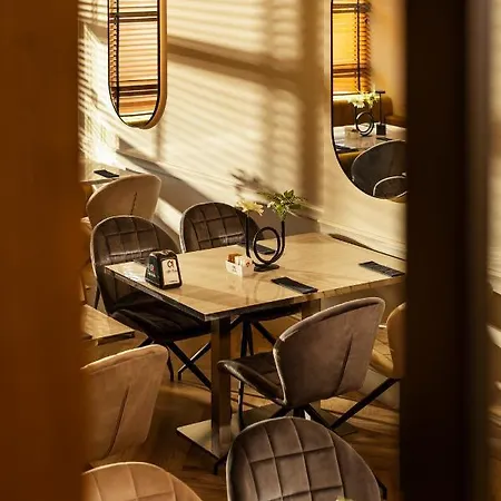 -- Park -- Part Of Urban Chic Luxury Design - Parking & Compliments - Next To Shopping & Dining Mall Hotel Plovdiv