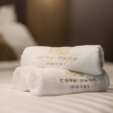 -- Park -- Part Of Urban Chic Luxury Design - Parking & Compliments - Next To Shopping & Dining Mall Hotel 4*