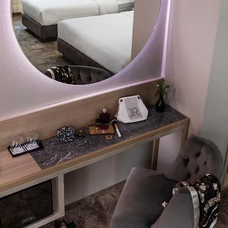 Park Hotel: Urban Chic Luxury With Parking Near Shopping Mall Hotel