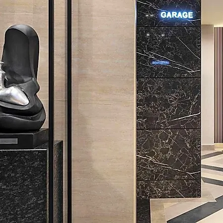 -- Park -- Part Of Urban Chic Luxury Design - Parking & Compliments - Next To Shopping & Dining Mall מלון פלובדיב