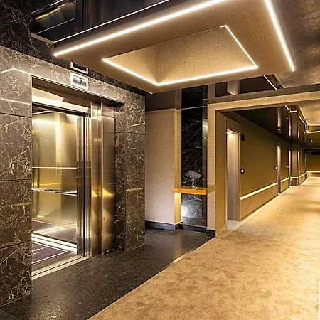 -- Park -- Part Of Urban Chic Luxury Design - Parking & Compliments - Next To Shopping & Dining Mall מלון