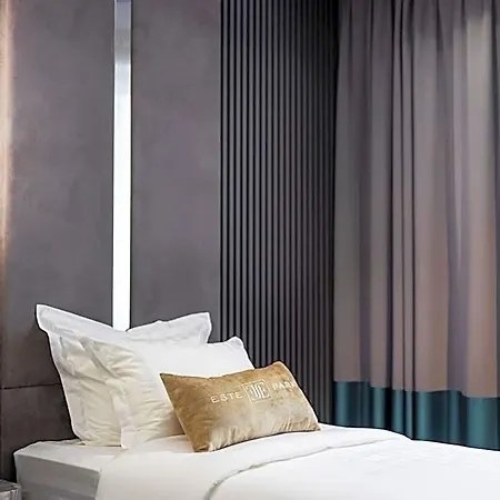מלון -- Park -- Part Of Urban Chic Luxury Design - Parking & Compliments - Next To Shopping & Dining Mall 4*