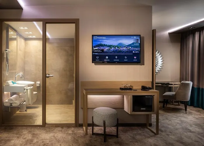 -- Park -- Part Of Urban Chic Luxury Design - Parking & Compliments - Next To Shopping & Dining Mall 4* Plovdiv