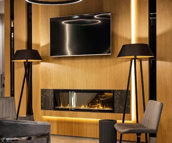 -- Park -- Part Of Urban Chic Luxury Design - Parking & Compliments - Next To Shopping & Dining Mall Хотел Пловдив