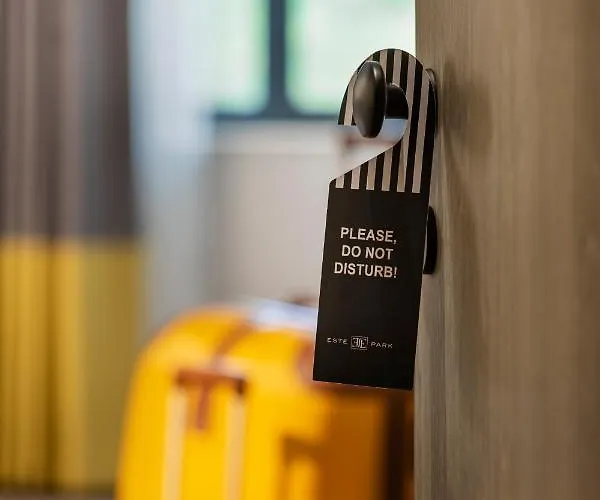 Hotell -- Park -- Part Of Urban Chic Luxury Design - Parking & Compliments - Next To Shopping & Dining Mall 4*