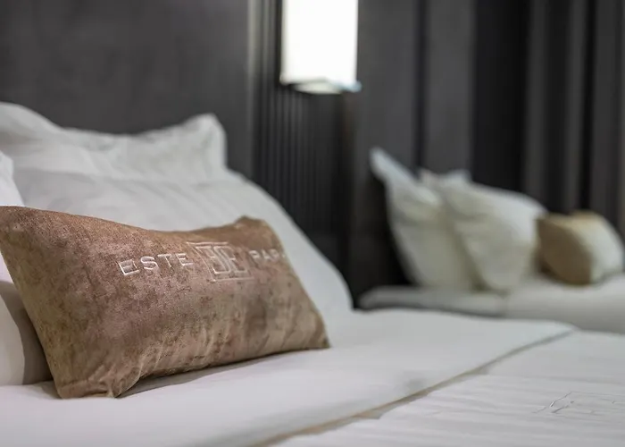 -- Park -- Part Of Urban Chic Luxury Design - Parking & Compliments - Next To Shopping & Dining Mall Hotel