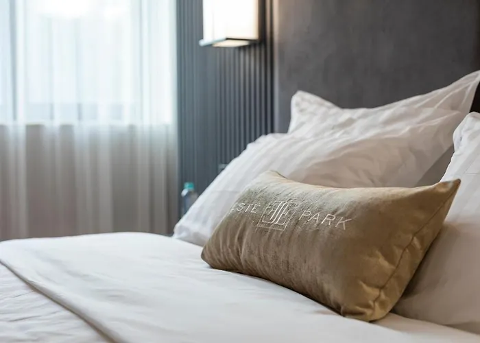 Hotell -- Park -- Part Of Urban Chic Luxury Design - Parking & Compliments - Next To Shopping & Dining Mall Plovdiv